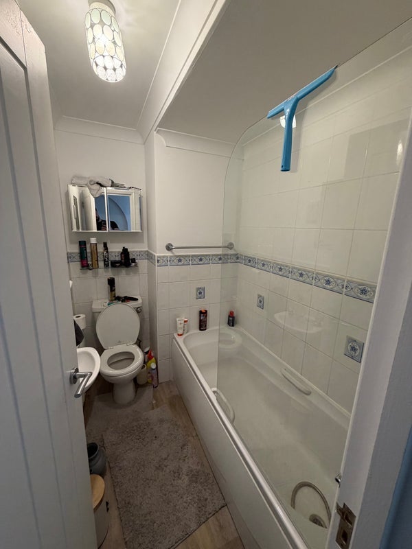 Room Douglas Road in Maidstone