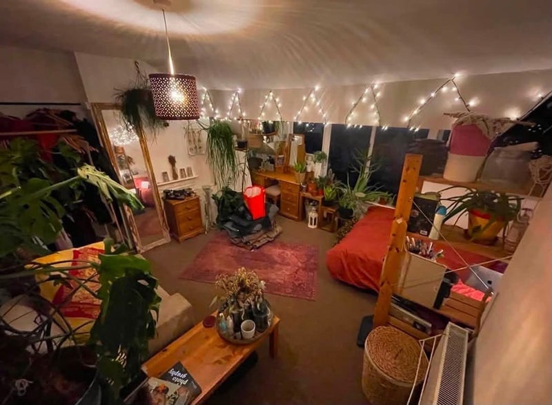 Room Ashton Road in Bristol