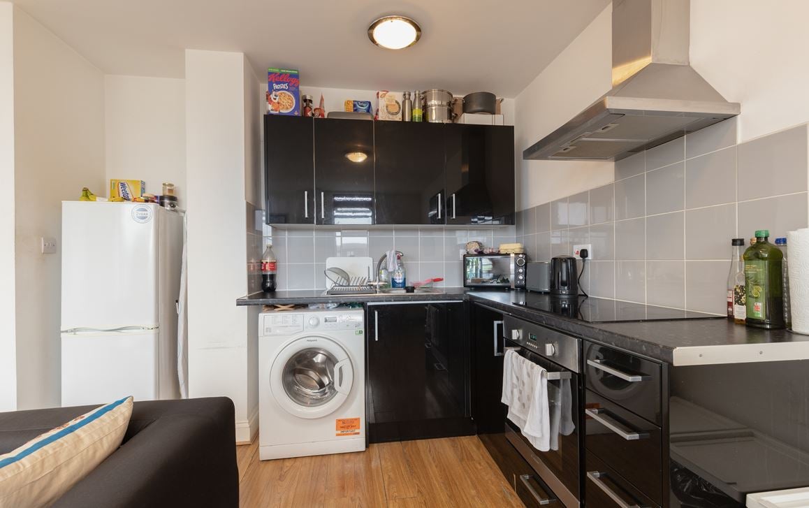 Flat Valentia Place in Greater London