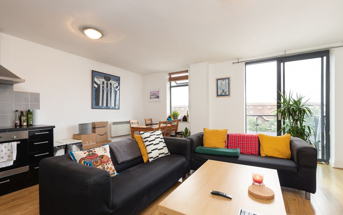 Flat Valentia Place in Greater London