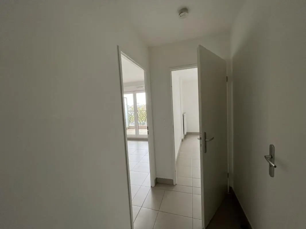 Flat Allée de la Flûte Enchantée in Lucé