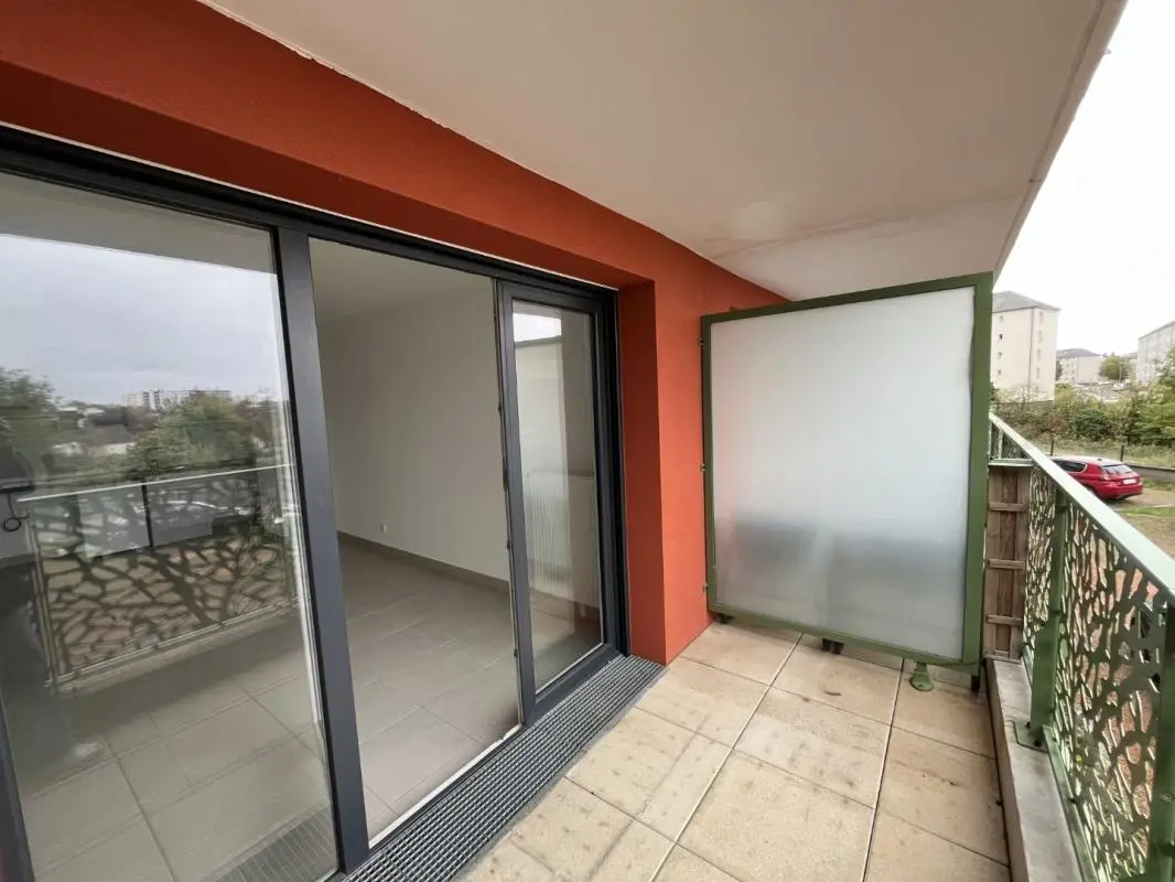 Flat Allée de la Flûte Enchantée in Lucé