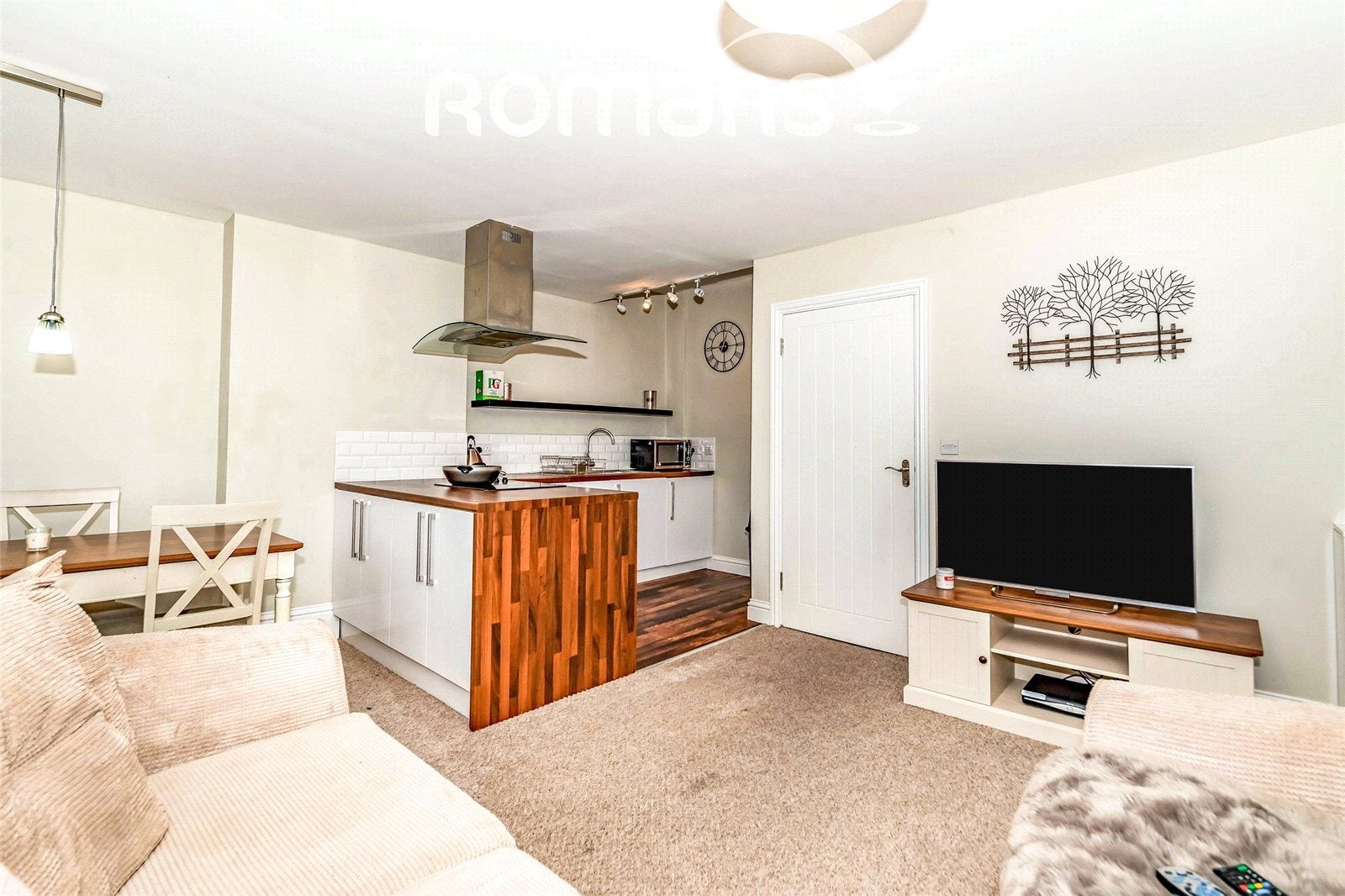 Flat Peabody Road in Rushmoor