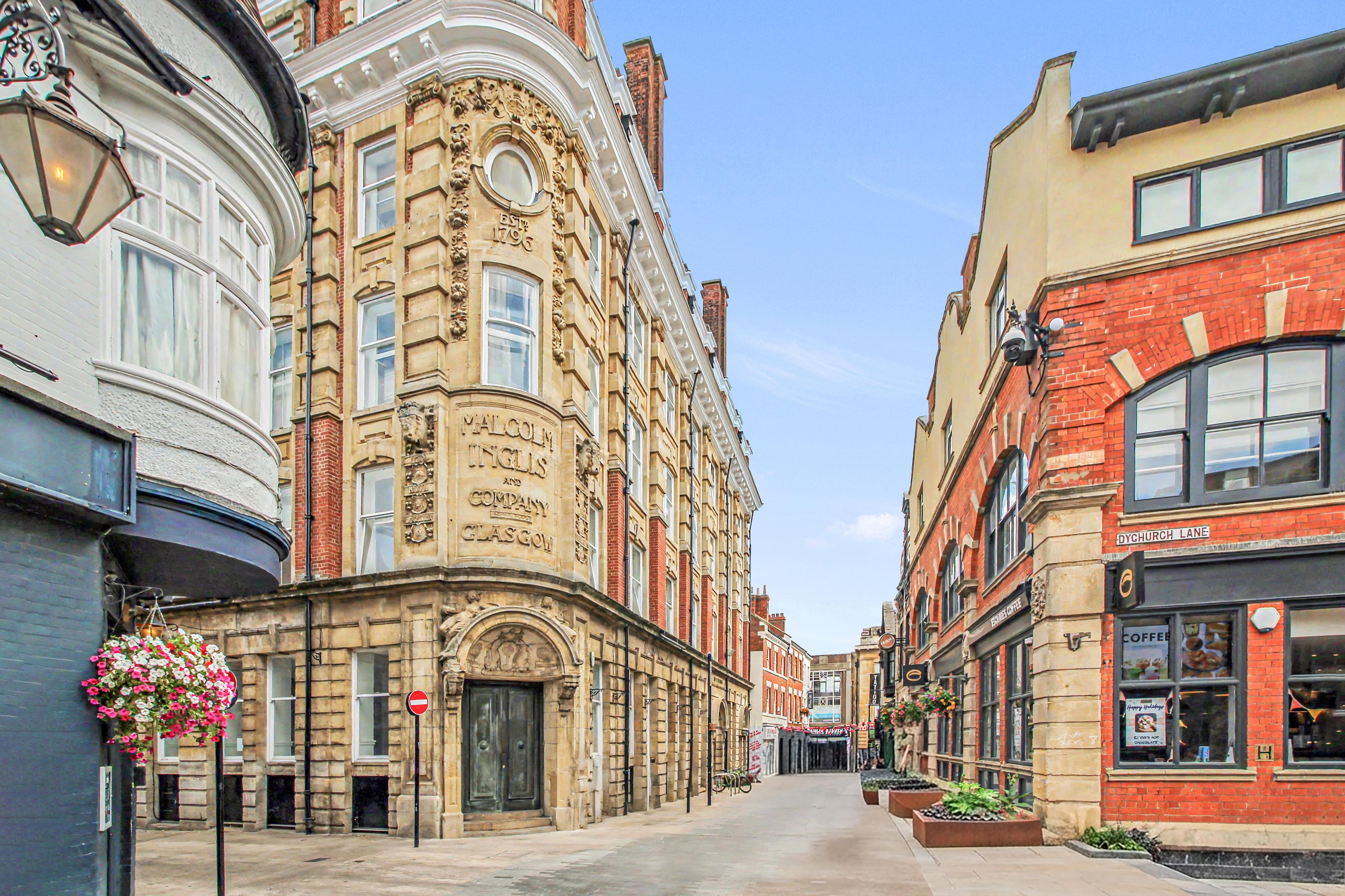 Flat Dychurch Lane in Northampton