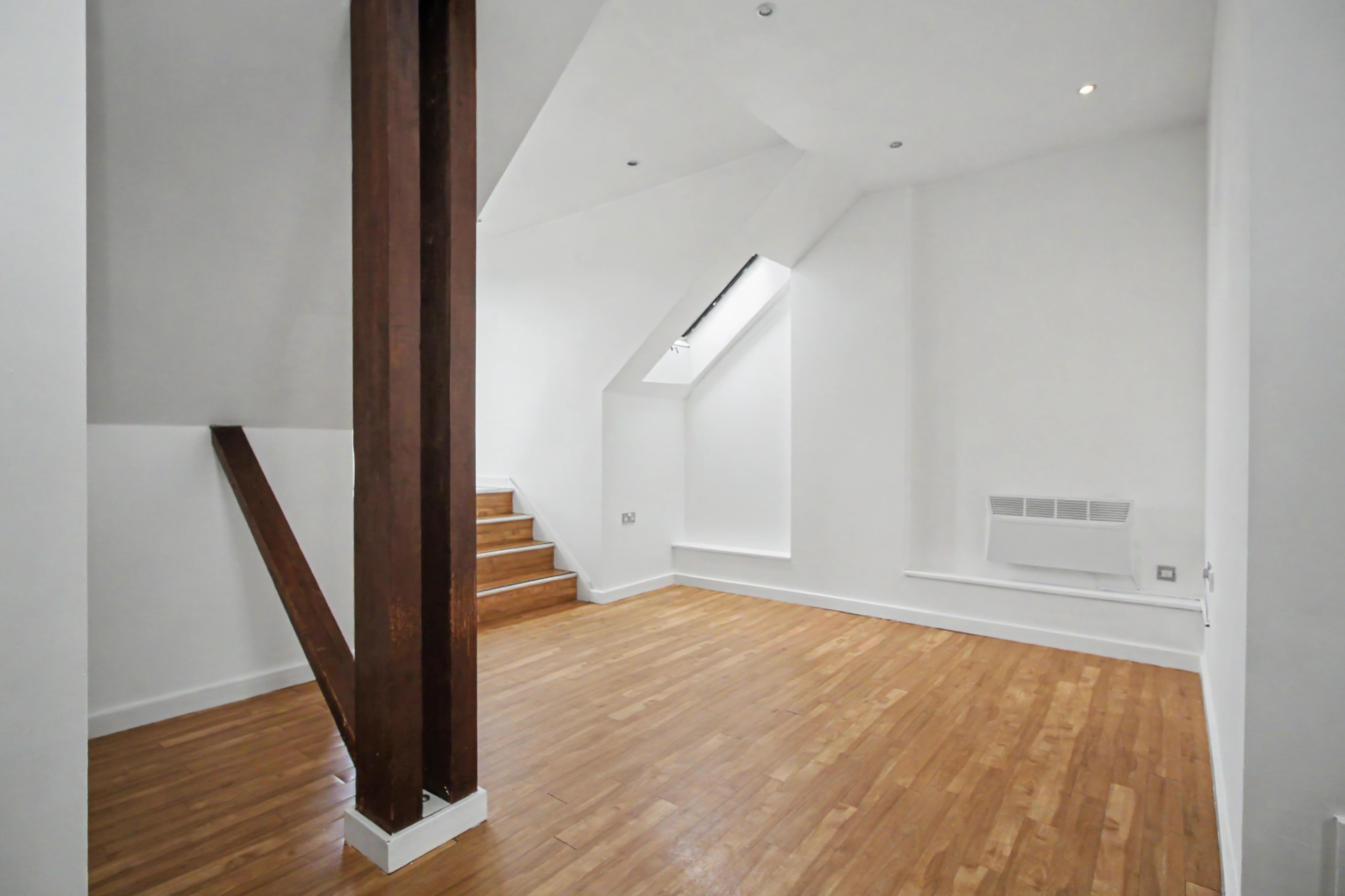Flat Dychurch Lane in Northampton
