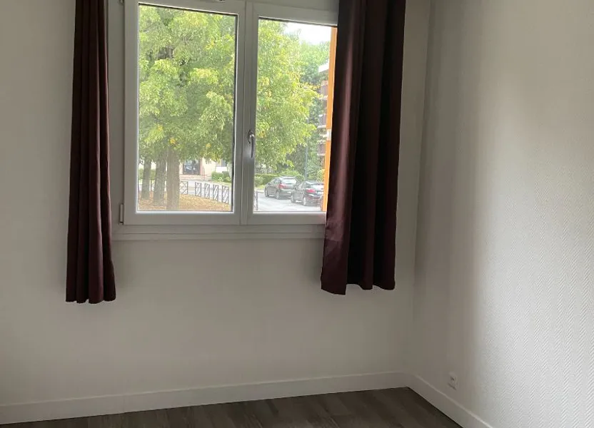 Appartement Rue Robert Desnos à Brou-sur-Chantereine