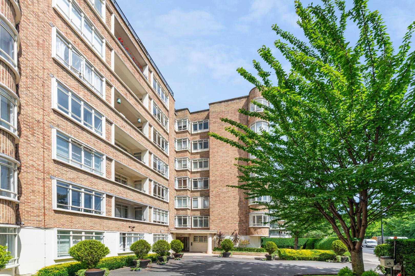 Flat Prince Albert Road in London
