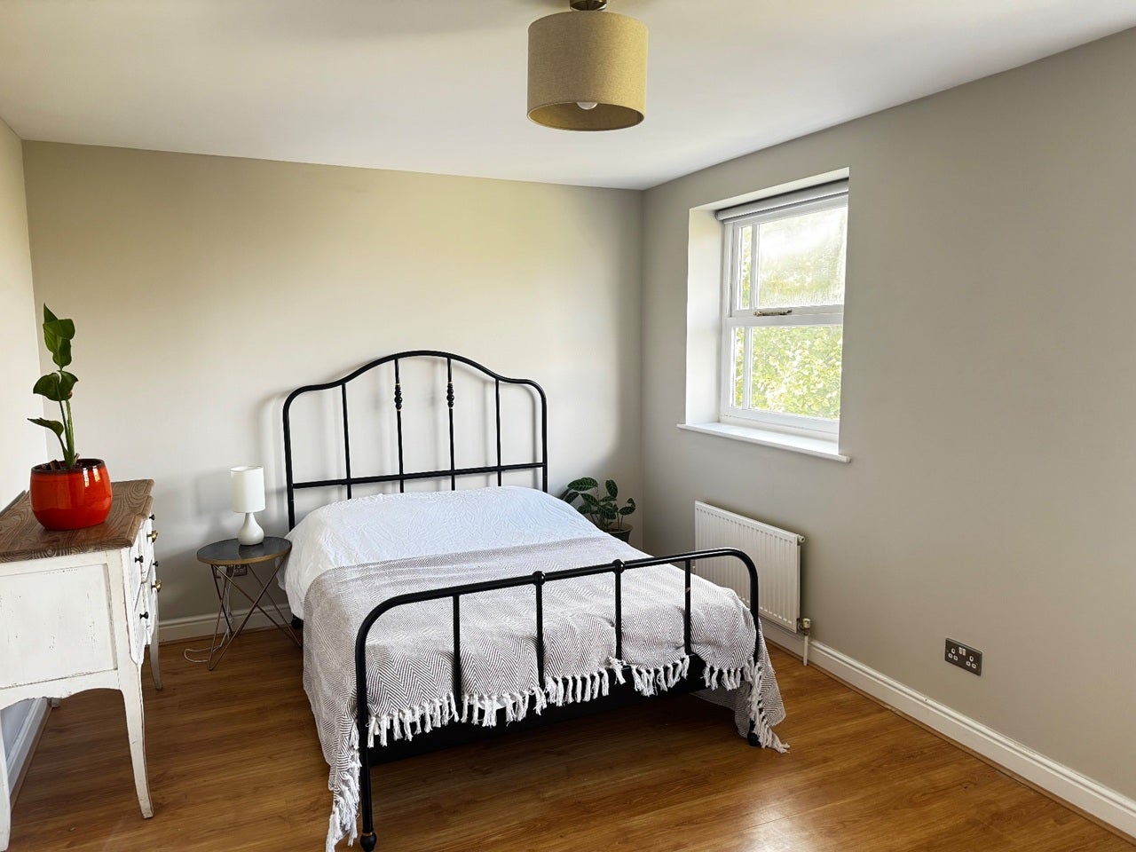 Room Mantilla Road in Greater London