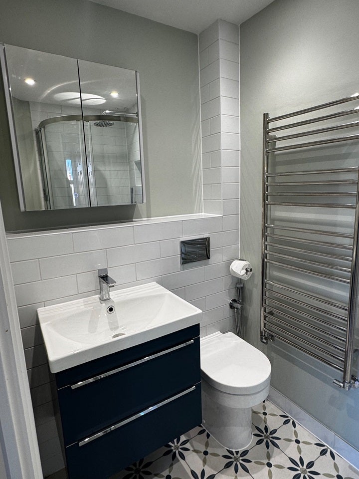 Room Mantilla Road in Greater London