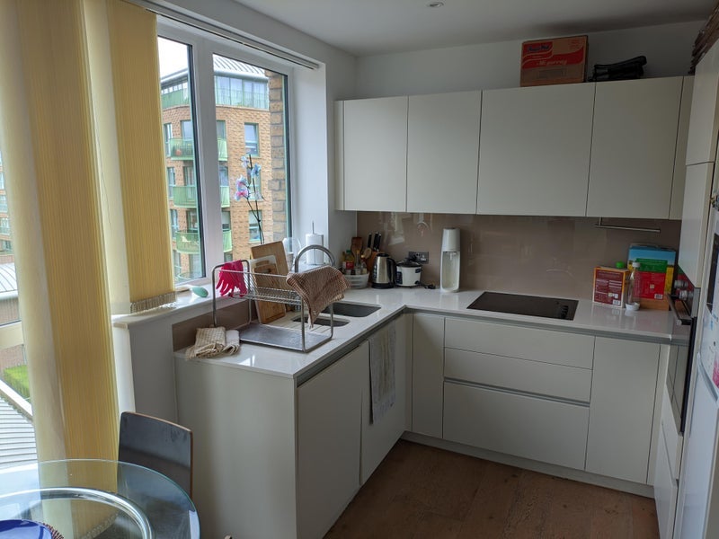 Room Astell Road in Greater London