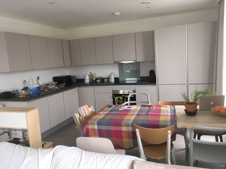 Room Scena Way in Greater London