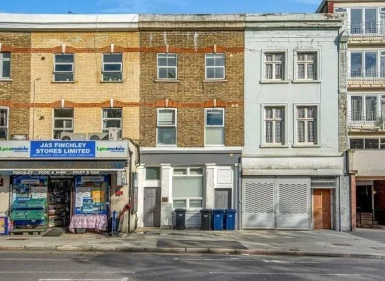 Flat Regent's Park Road in Greater London