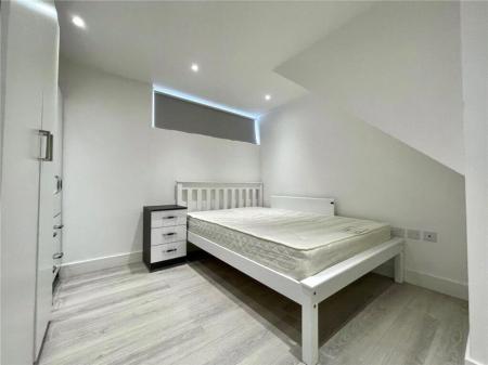 Flat Regent's Park Road in Greater London