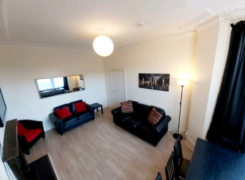 Room Fishponds Road in Bristol