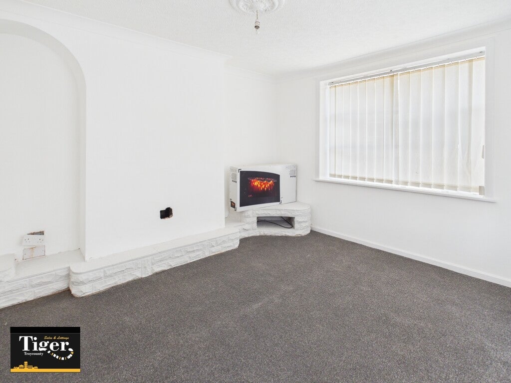 Flat Overdale Grove in Blackpool