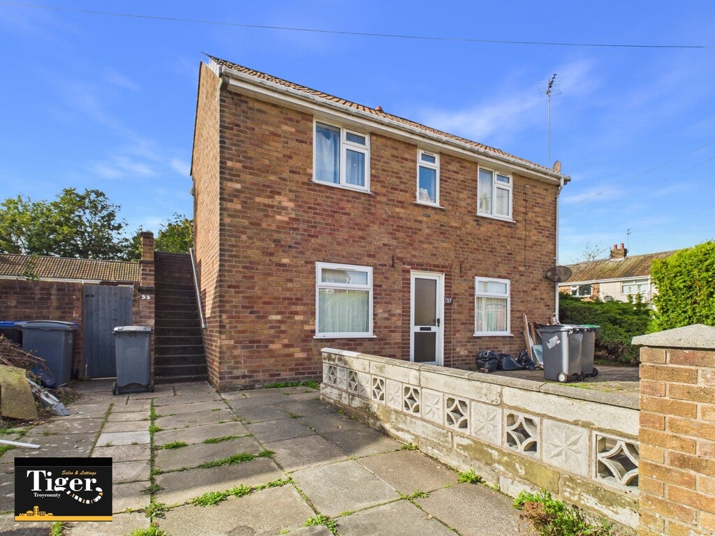Flat Overdale Grove in Blackpool
