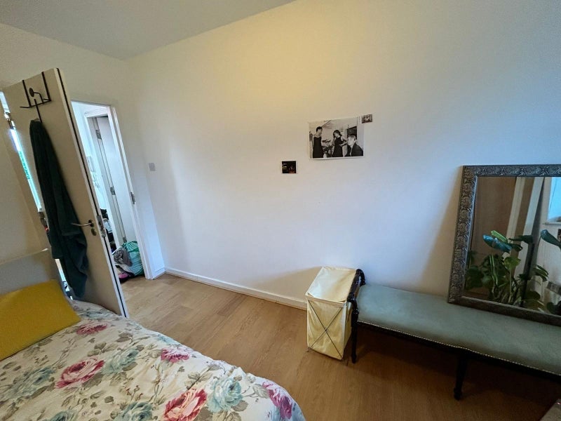 Room Wynford Road in Greater London