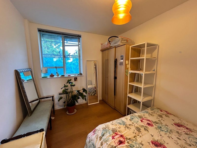Room Wynford Road in Greater London