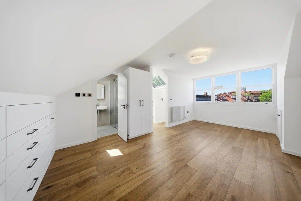 House Barlby Road in Greater London