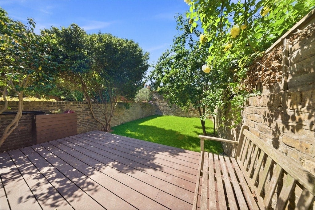 House Barlby Road in Greater London