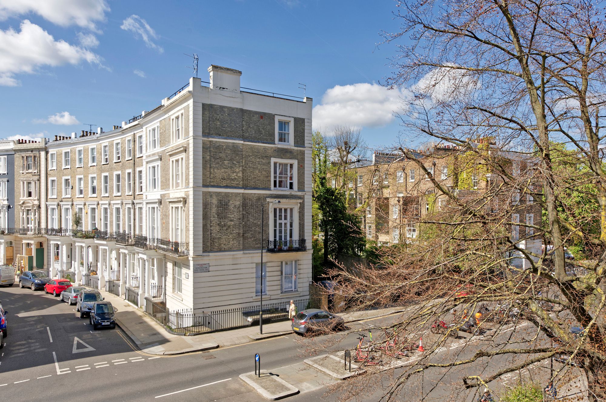 Flat Fellows Road in Greater London