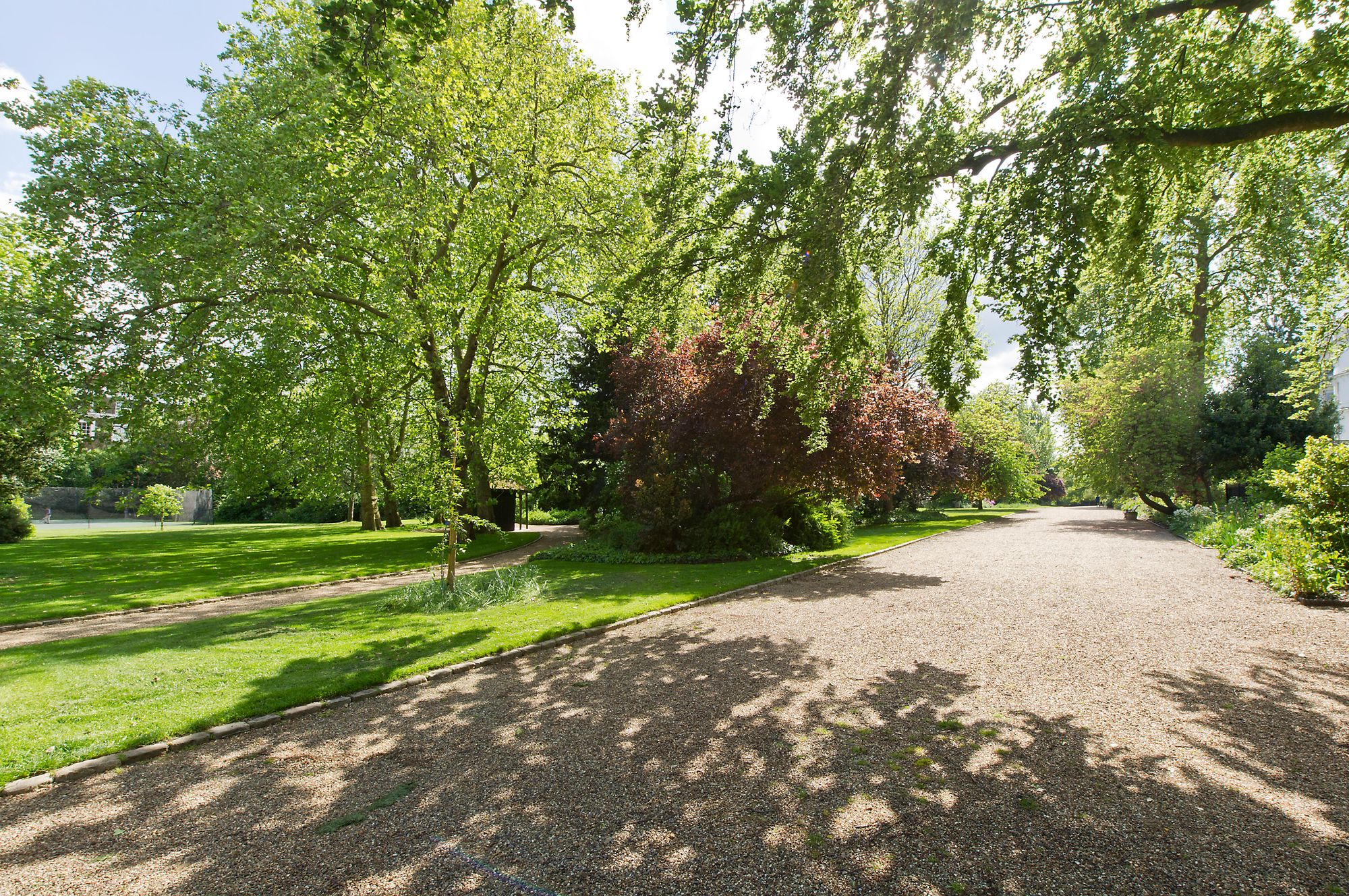 Flat Fellows Road in Greater London
