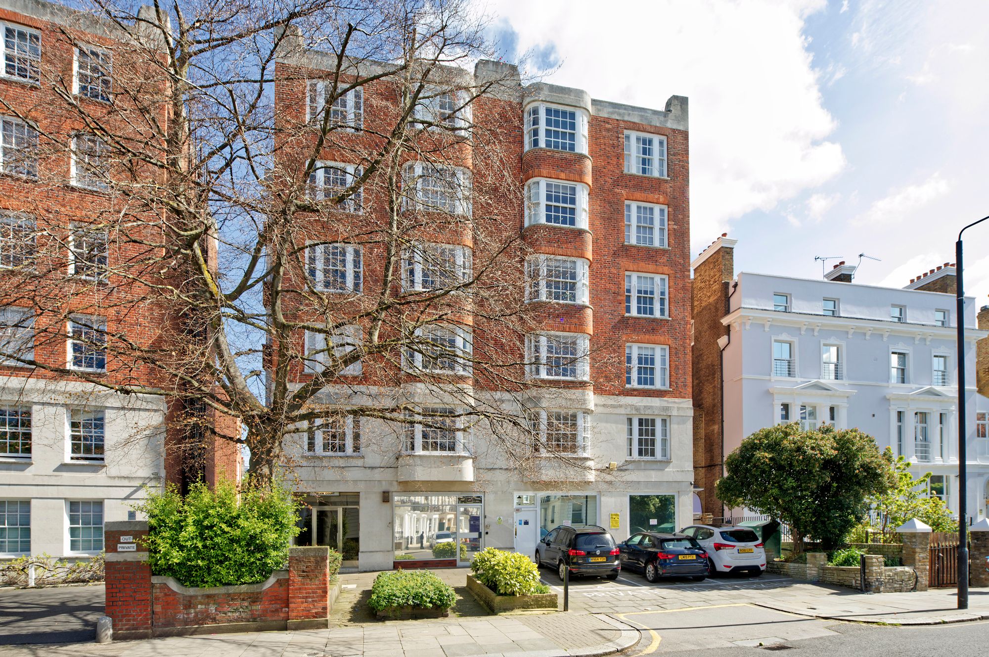 Flat Fellows Road in Greater London