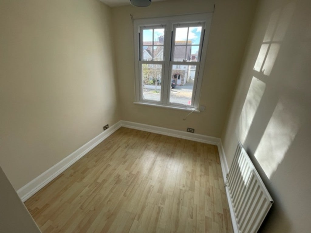 Flat Braemore Road in Portslade by Sea