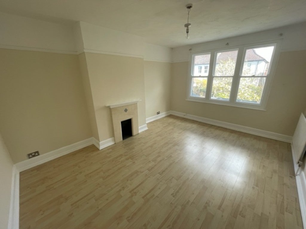 Flat Braemore Road in Portslade by Sea