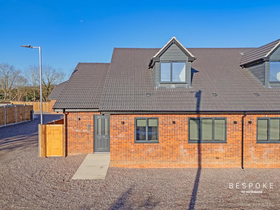House Hubbards Close in London