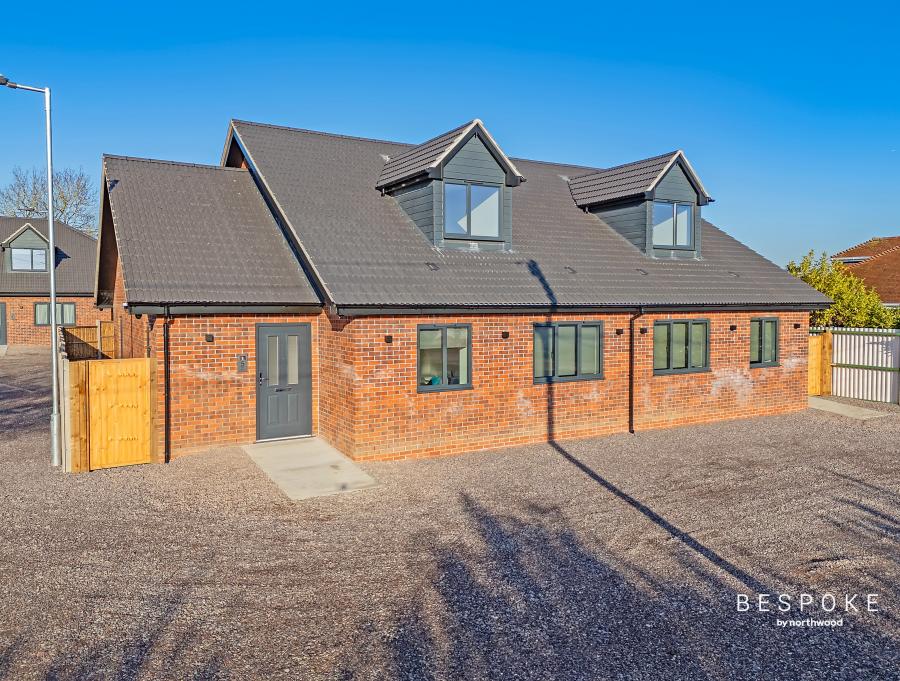 House Hubbards Close in London