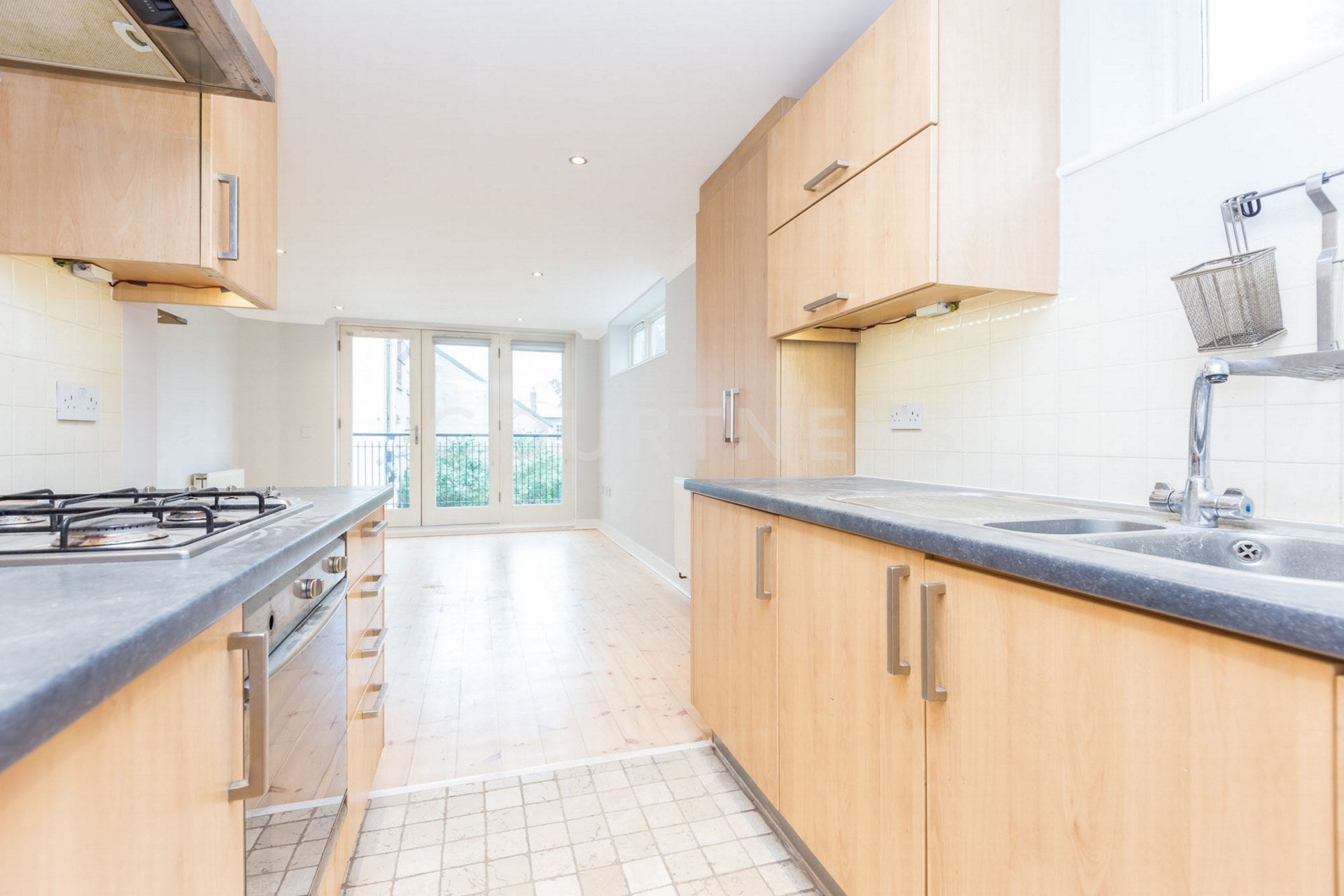 Flat Kingsland Road in Greater London