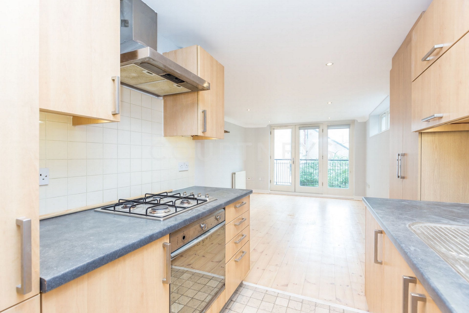 Flat Kingsland Road in Greater London