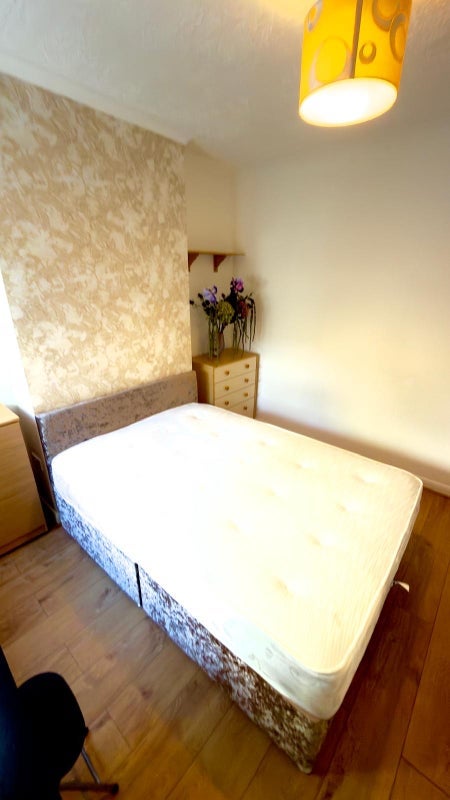 Room Boyd Road in Greater London