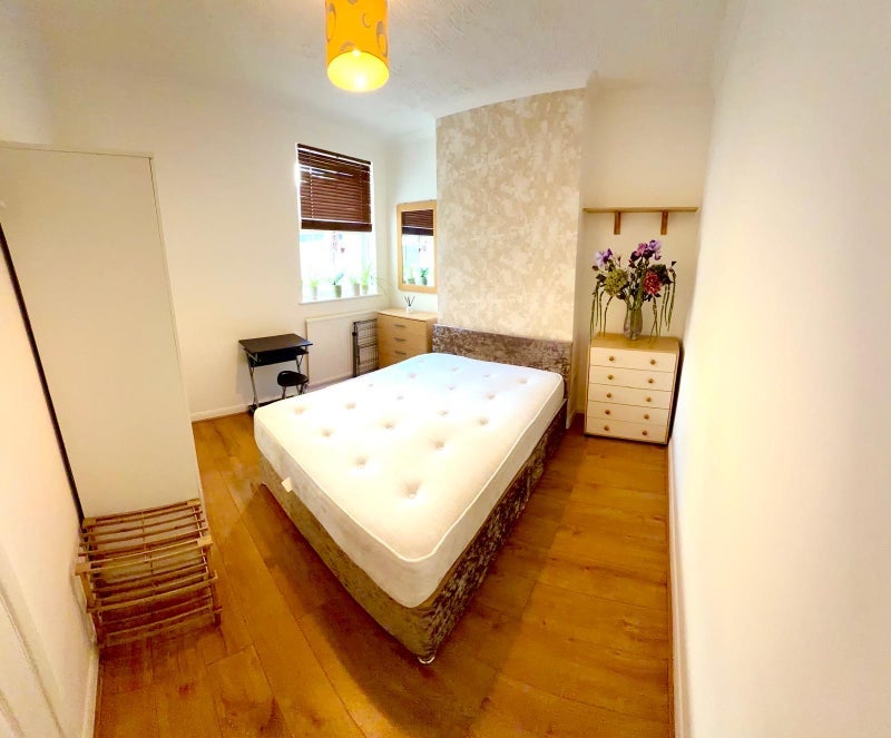 Room Boyd Road in Greater London
