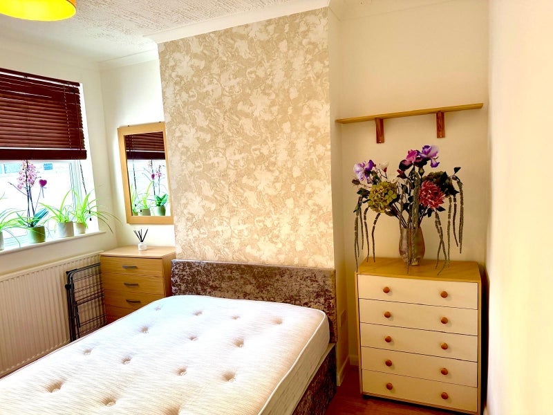 Room Boyd Road in Greater London