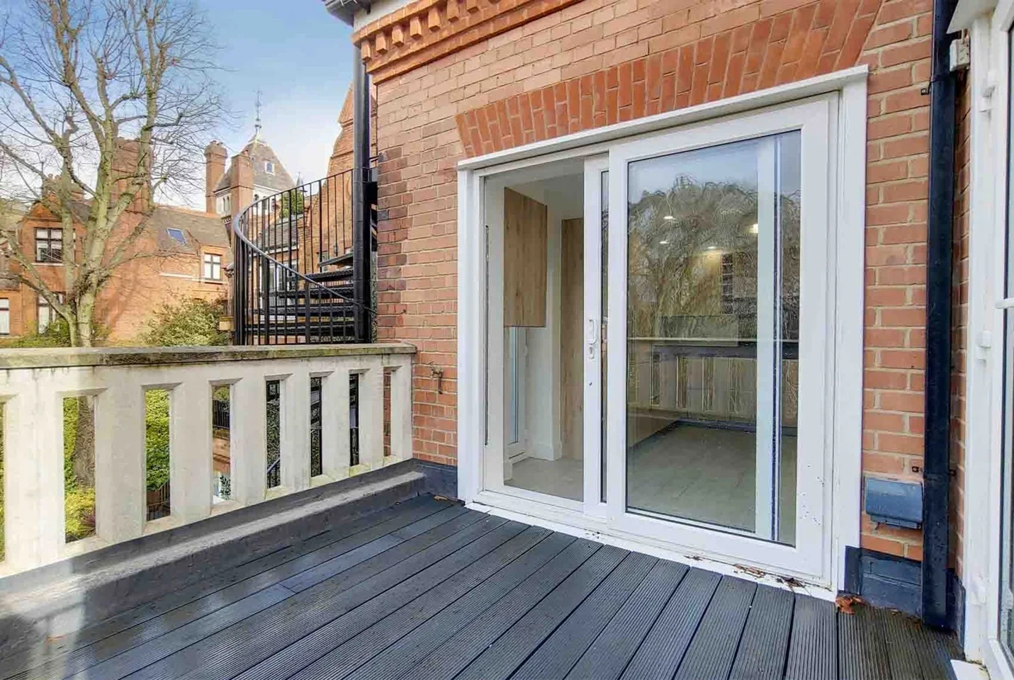Flat Fitzjohn's Avenue in Greater London