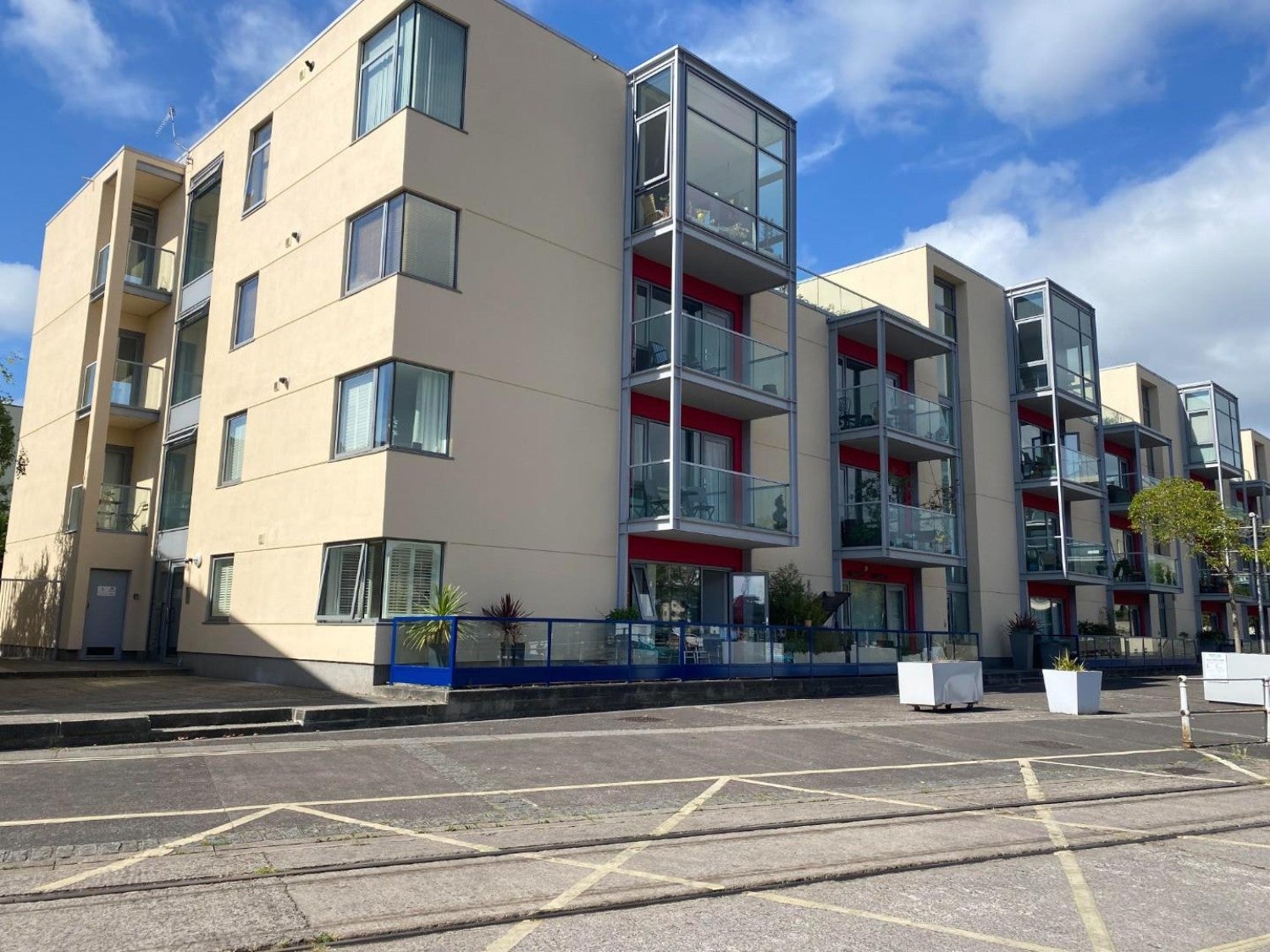 Flat Caledonian Road in Bristol
