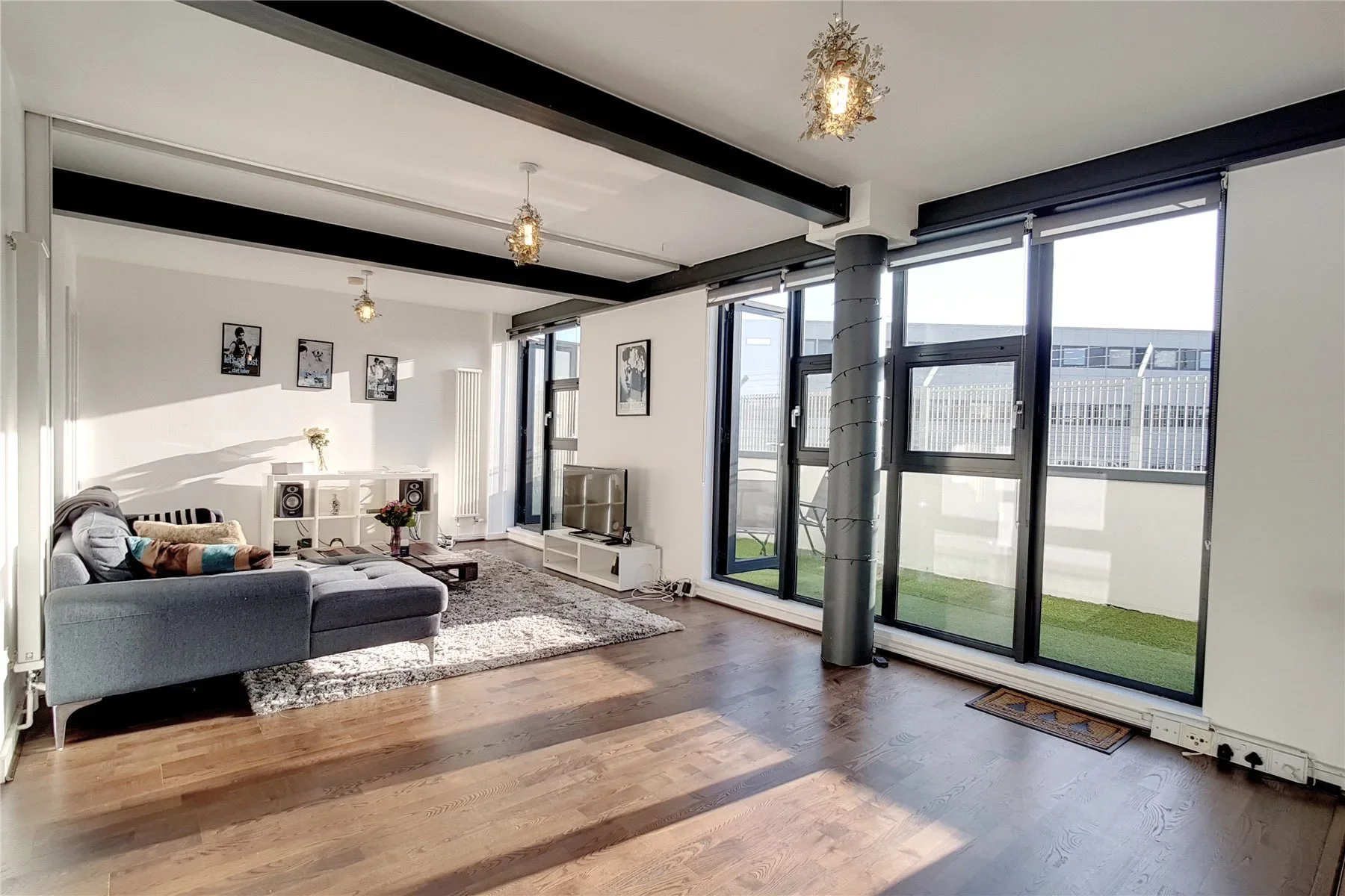 Flat Burford Road in Greater London