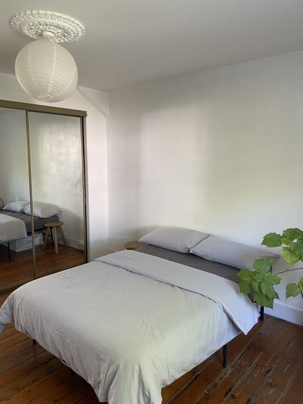 Room Evering Road in Greater London