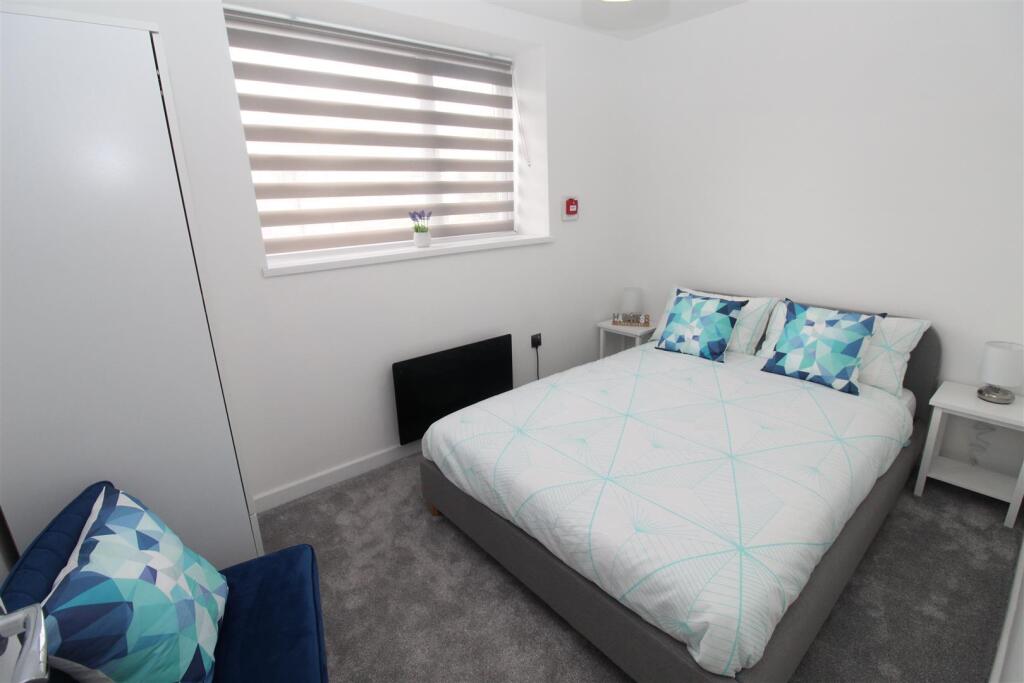 Flat Connaught Road in Cardiff