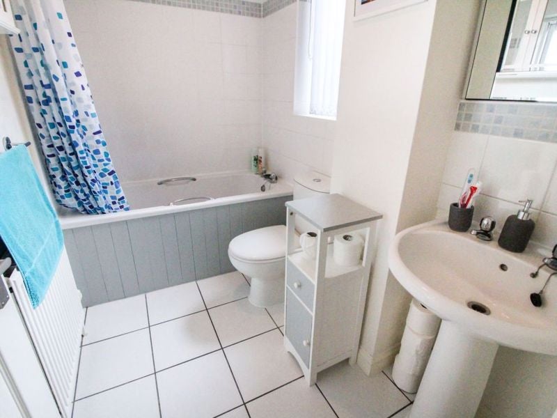 House Mayfield Close in Bromsgrove