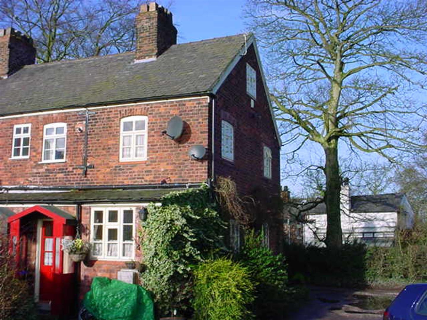 House Chapel Walks in Broomedge
