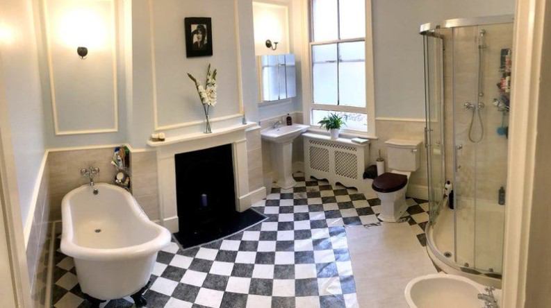 Room Heyford Avenue in Greater London