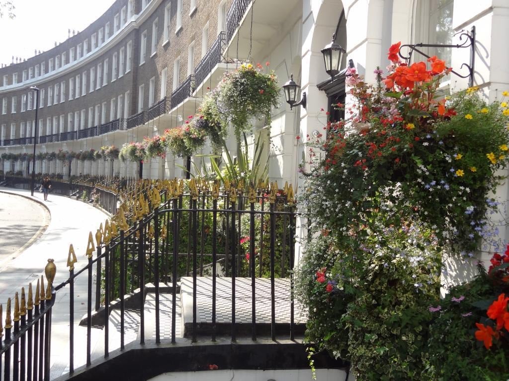 Flat Cartwright Gardens in Greater London