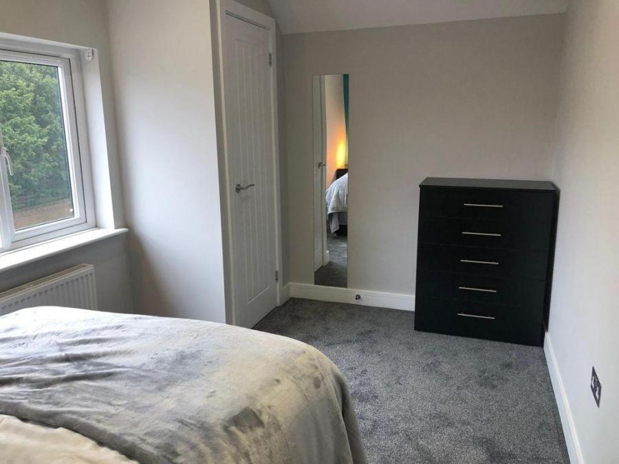 Room Windmill Hill Lane in Derby