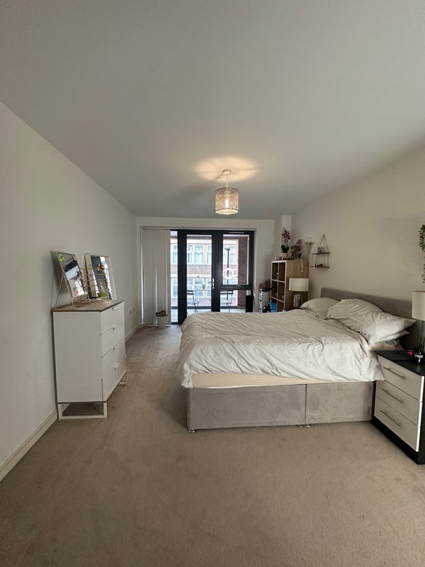 Room Wellington Street in Greater London