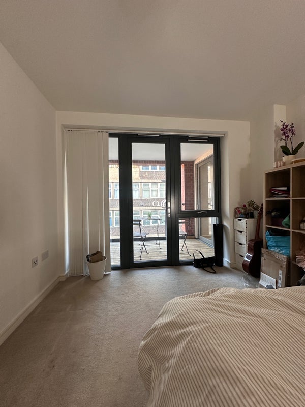Room Wellington Street in Greater London