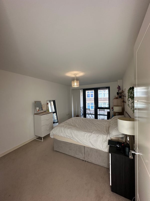 Room Wellington Street in Greater London