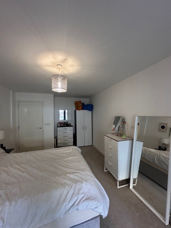 Room Wellington Street in Greater London